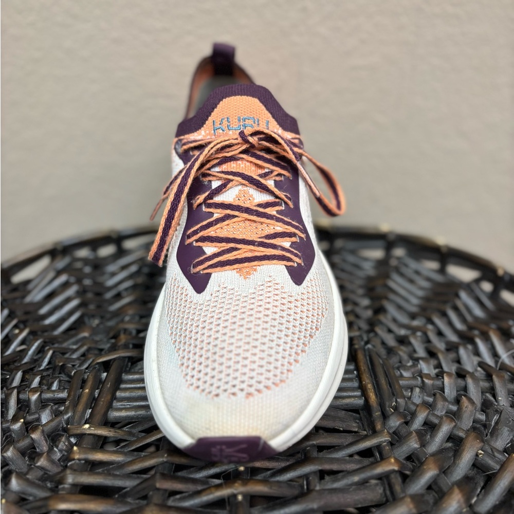 Kuru sneakers, size 8